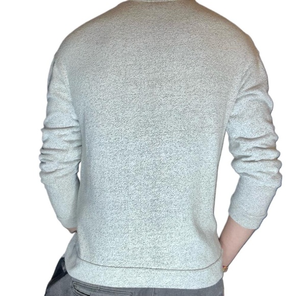 Gray Minimalist Forever 21 Men Sweater Shirt Size Small - Picture 2 of 3